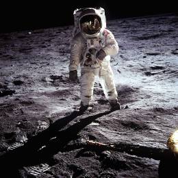 Apollo Astronaut Landing